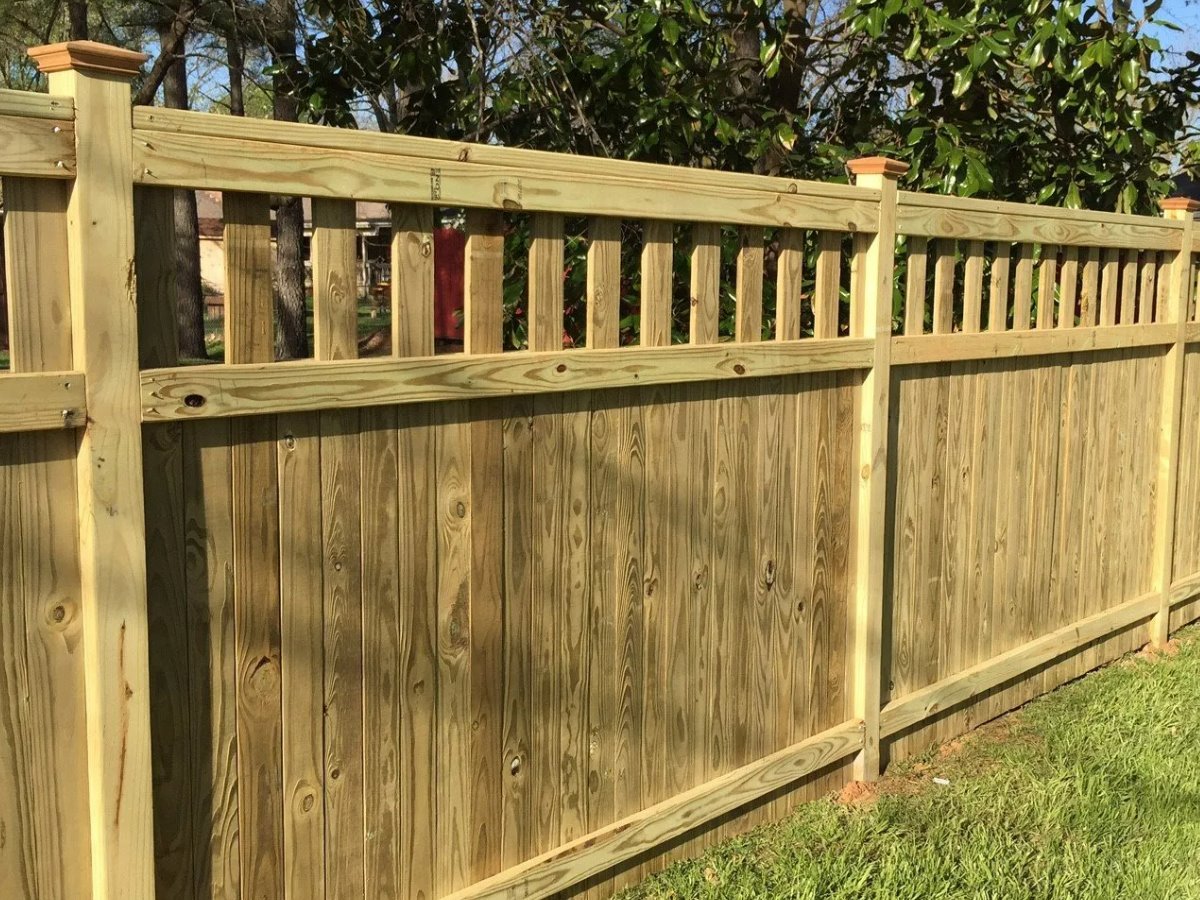 Wood fence styles that are popular in Guntersville AL