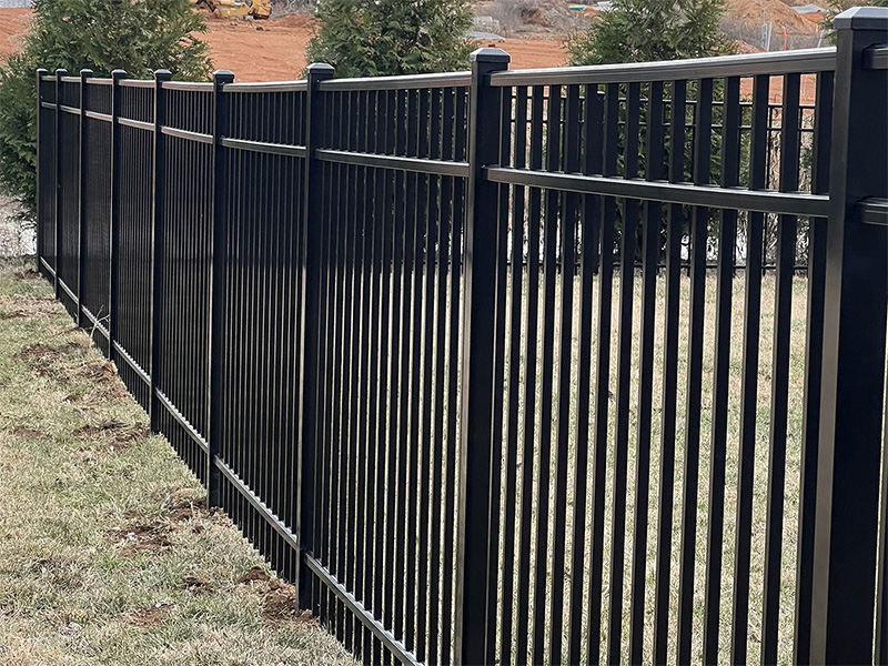 Aluminum fence options in the Meridianville, Alabama area.