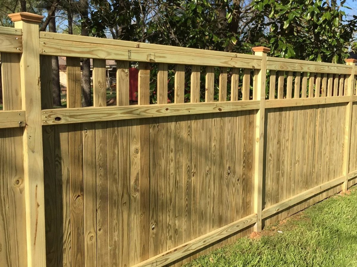 Wood fence styles that are popular in Meridianville AL