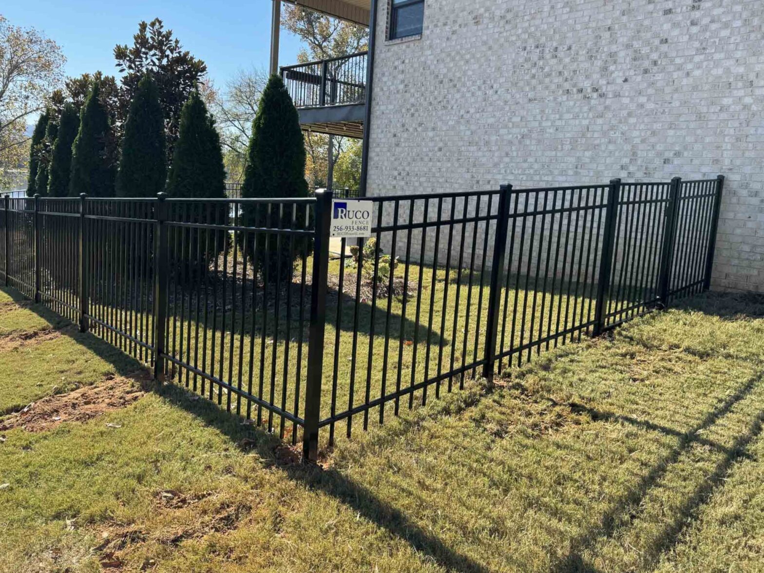 Photo of a Northern Alabama aluminum fence