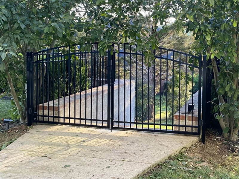 Black residential gate fence company Middle Tennessee